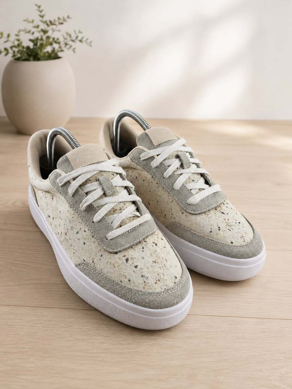 Kizik Prague Terrazzo Hands Free Sneakers Cream Suede Men’s 7.5 Women’s 9